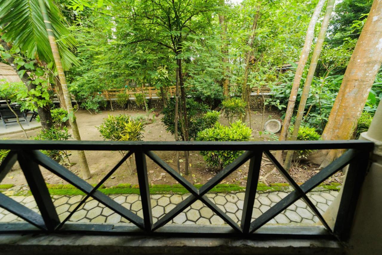 Chitwan Gaida Lodge - Animal Lovers & Birdwatchers Paradise Sauraha Esterno foto