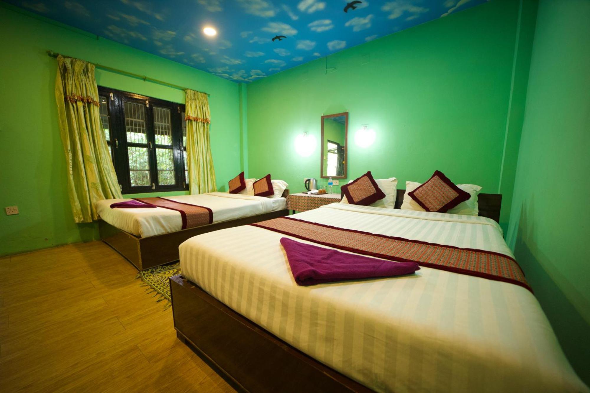 Chitwan Gaida Lodge - Animal Lovers & Birdwatchers Paradise Sauraha Esterno foto