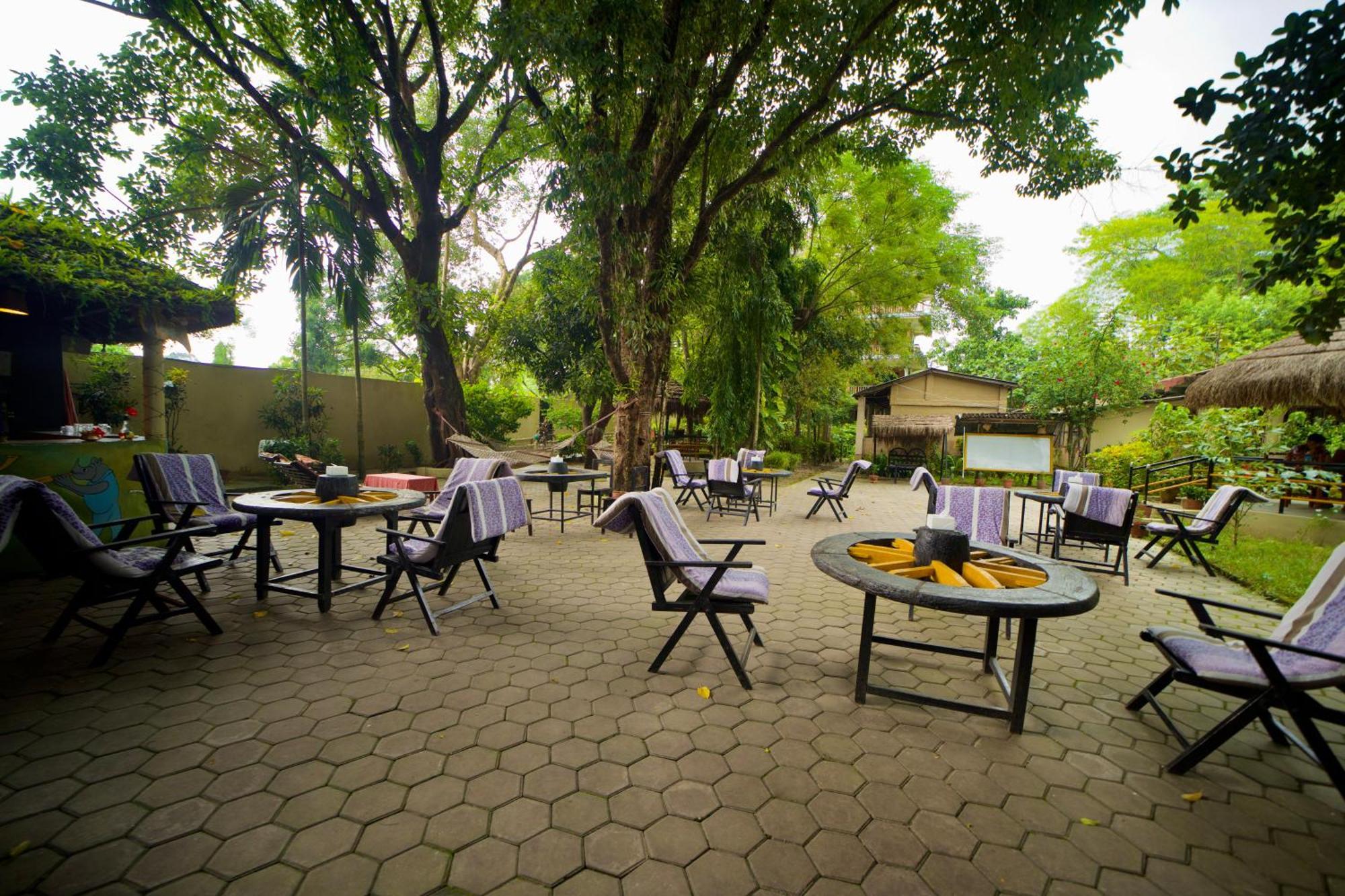 Chitwan Gaida Lodge - Animal Lovers & Birdwatchers Paradise Sauraha Esterno foto