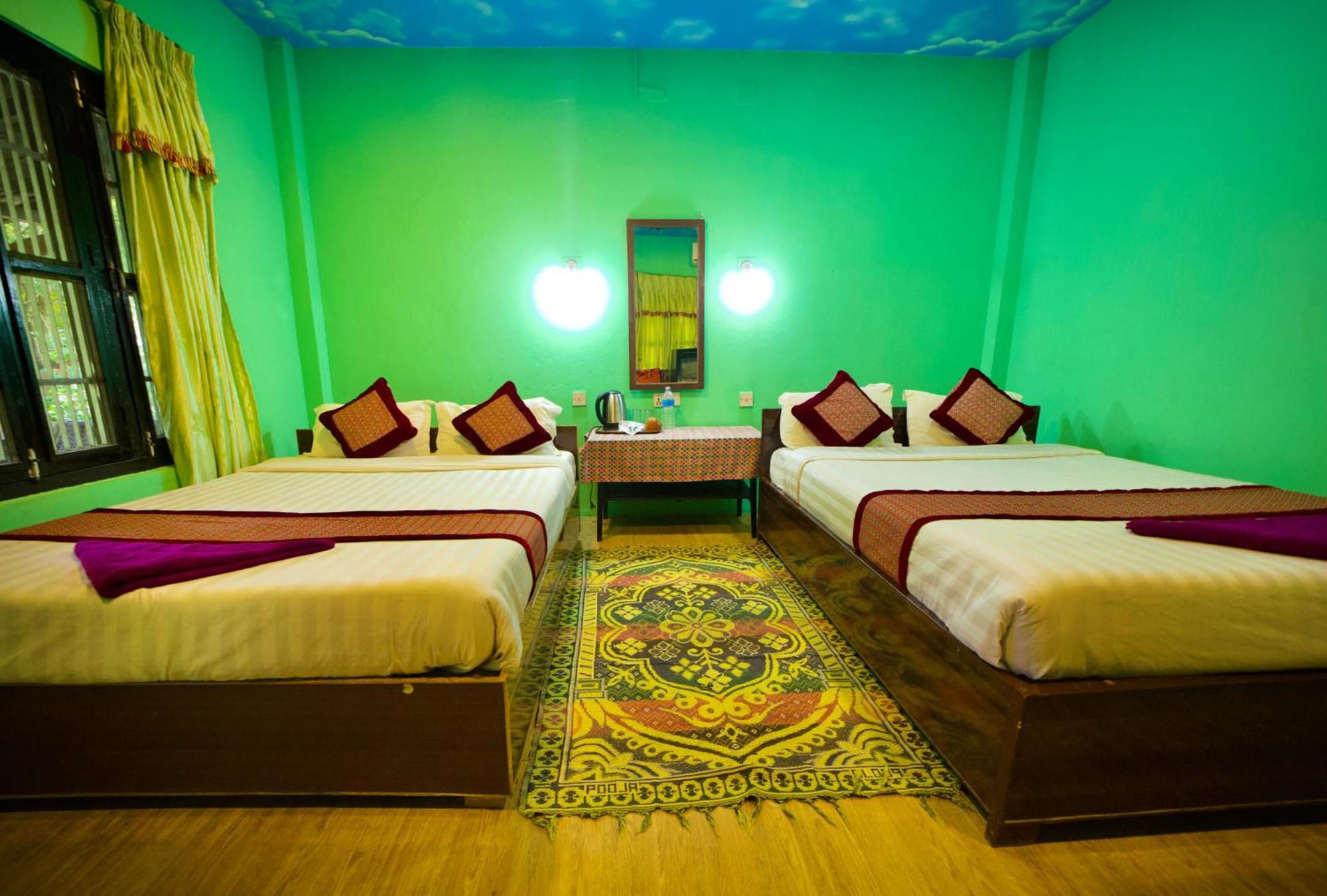 Chitwan Gaida Lodge - Animal Lovers & Birdwatchers Paradise Sauraha Esterno foto