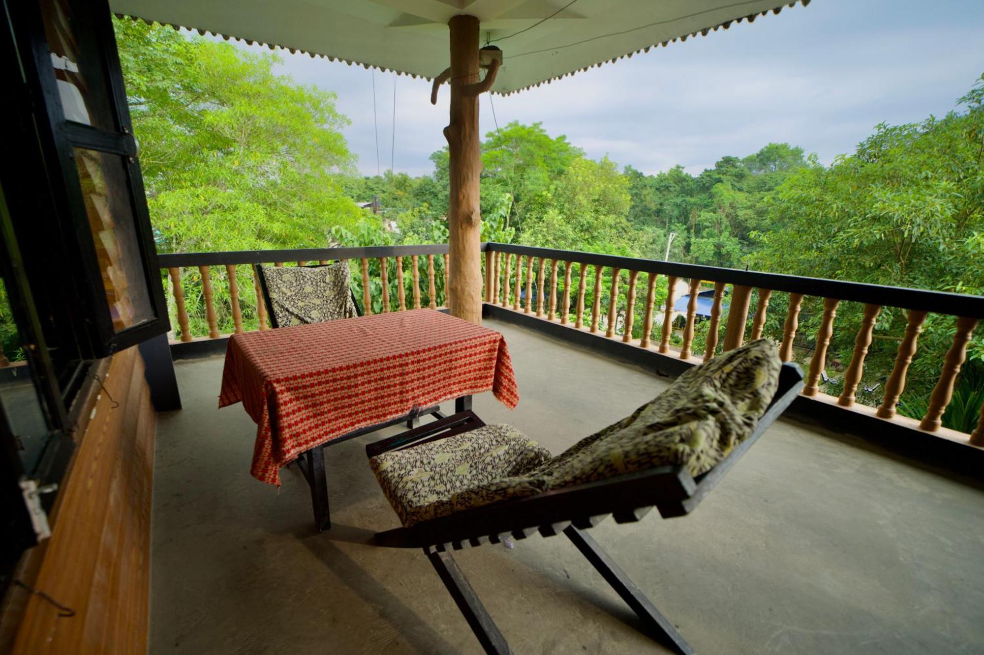 Chitwan Gaida Lodge - Animal Lovers & Birdwatchers Paradise Sauraha Esterno foto