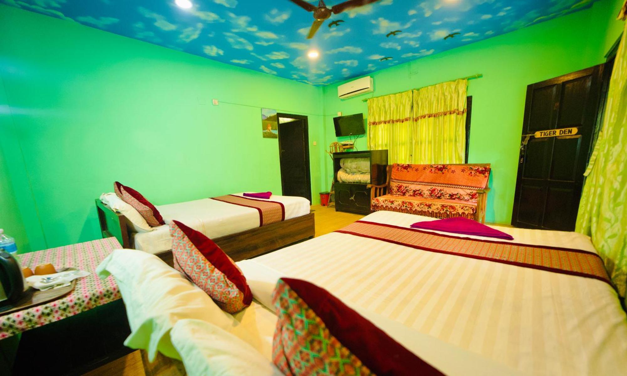 Chitwan Gaida Lodge - Animal Lovers & Birdwatchers Paradise Sauraha Esterno foto