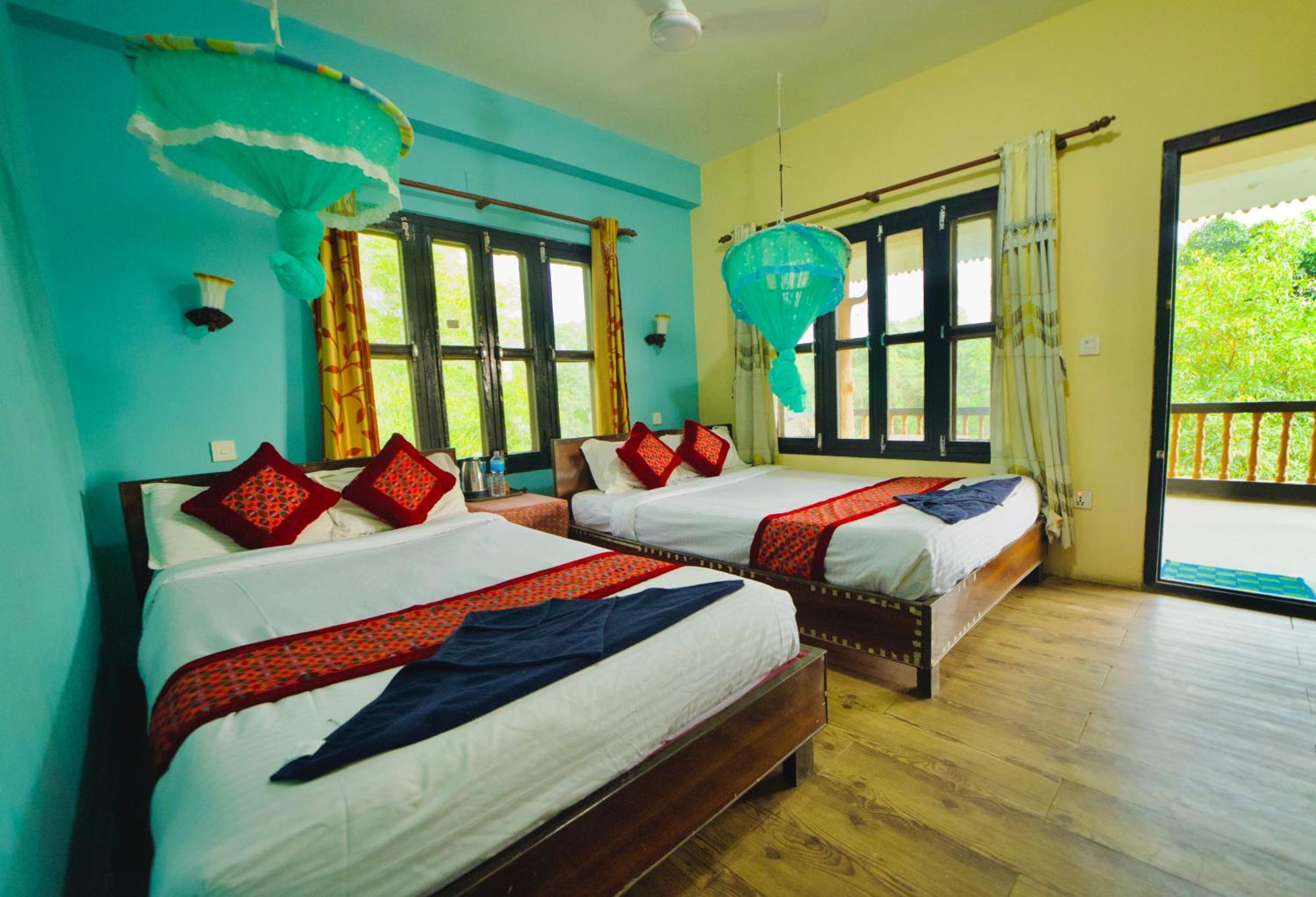 Chitwan Gaida Lodge - Animal Lovers & Birdwatchers Paradise Sauraha Esterno foto