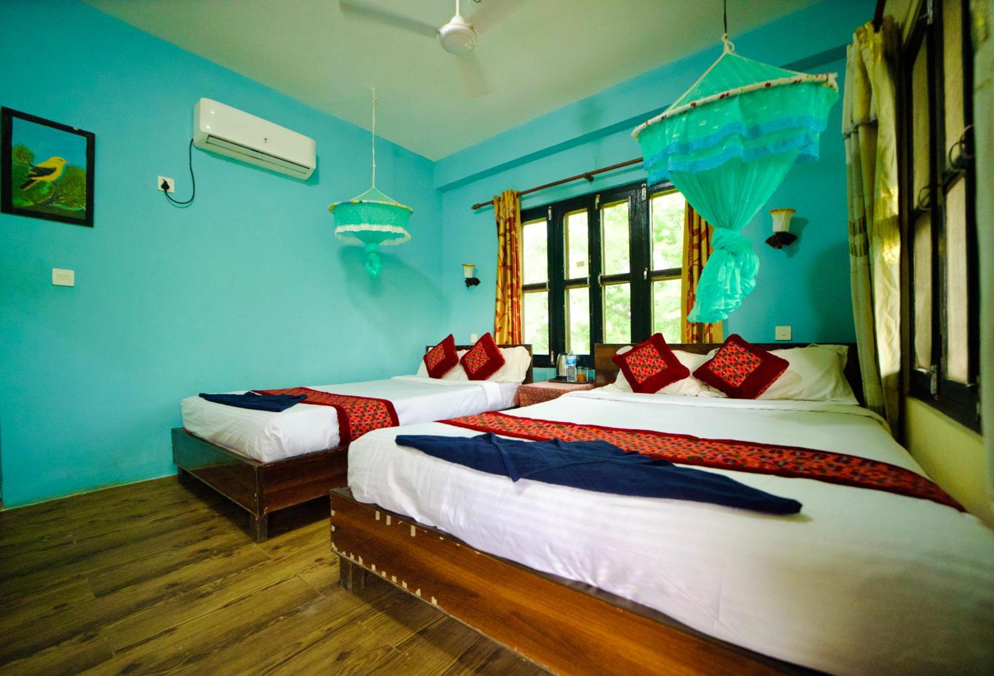 Chitwan Gaida Lodge - Animal Lovers & Birdwatchers Paradise Sauraha Esterno foto