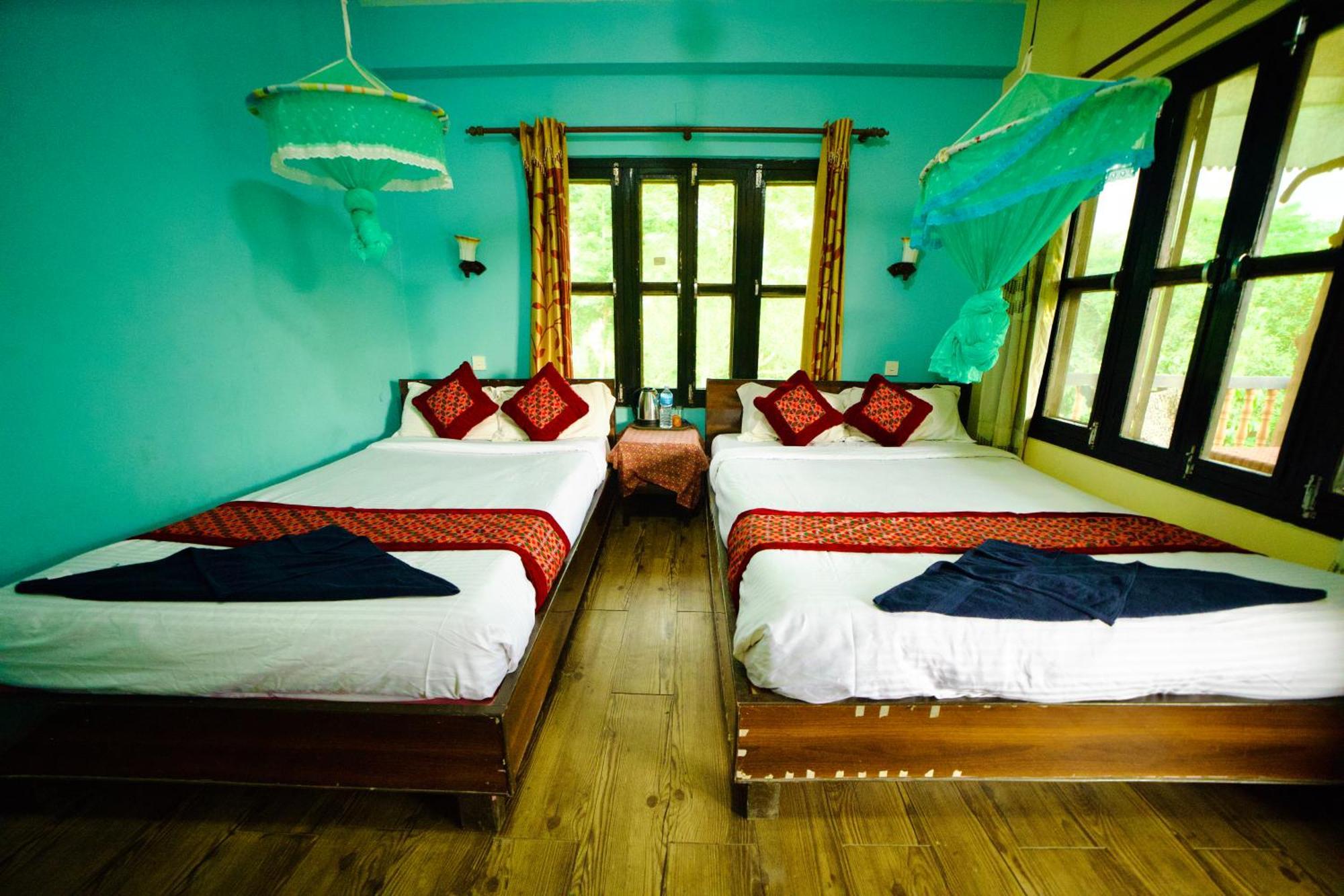 Chitwan Gaida Lodge - Animal Lovers & Birdwatchers Paradise Sauraha Esterno foto