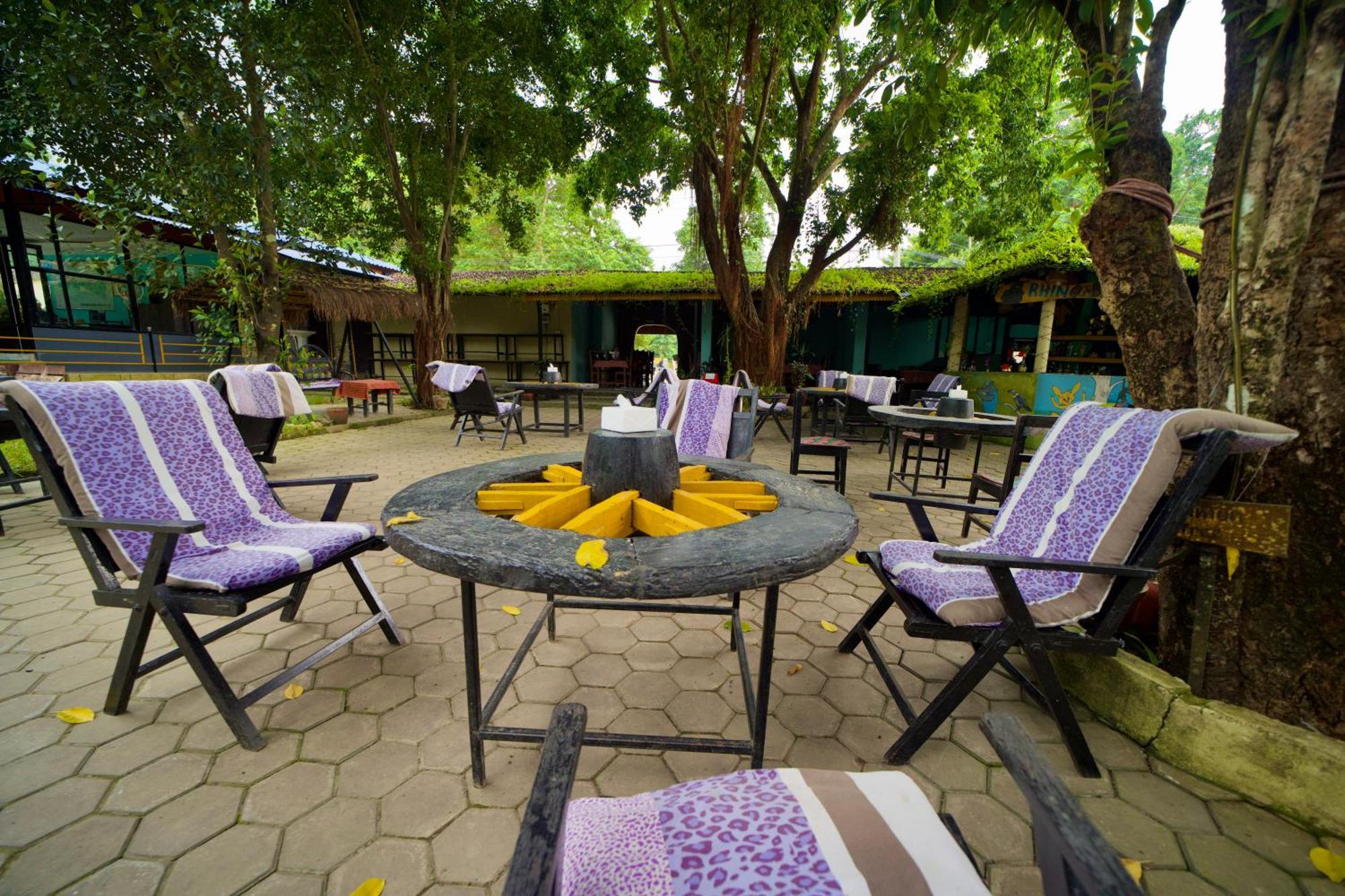 Chitwan Gaida Lodge - Animal Lovers & Birdwatchers Paradise Sauraha Esterno foto