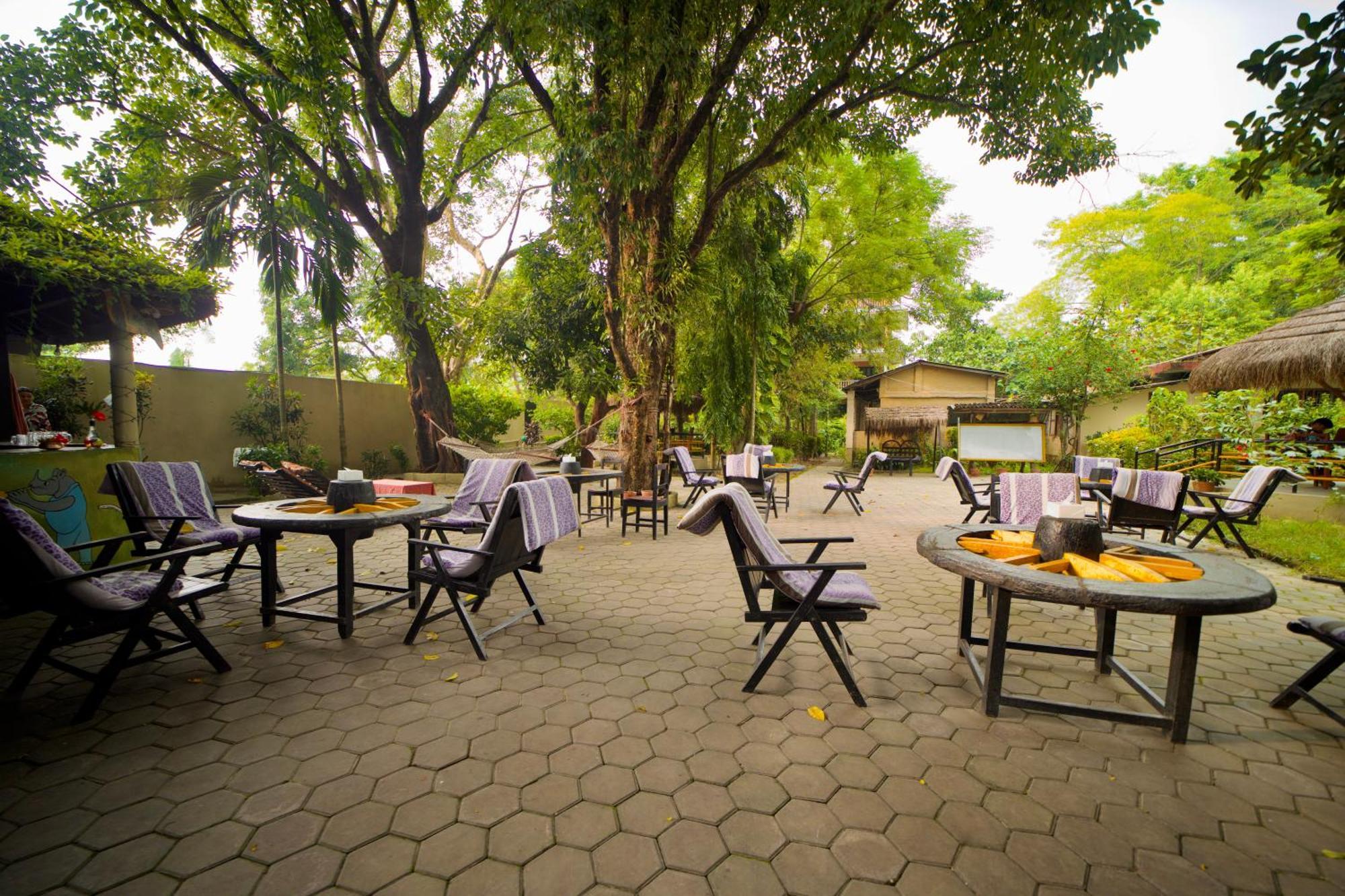 Chitwan Gaida Lodge - Animal Lovers & Birdwatchers Paradise Sauraha Esterno foto