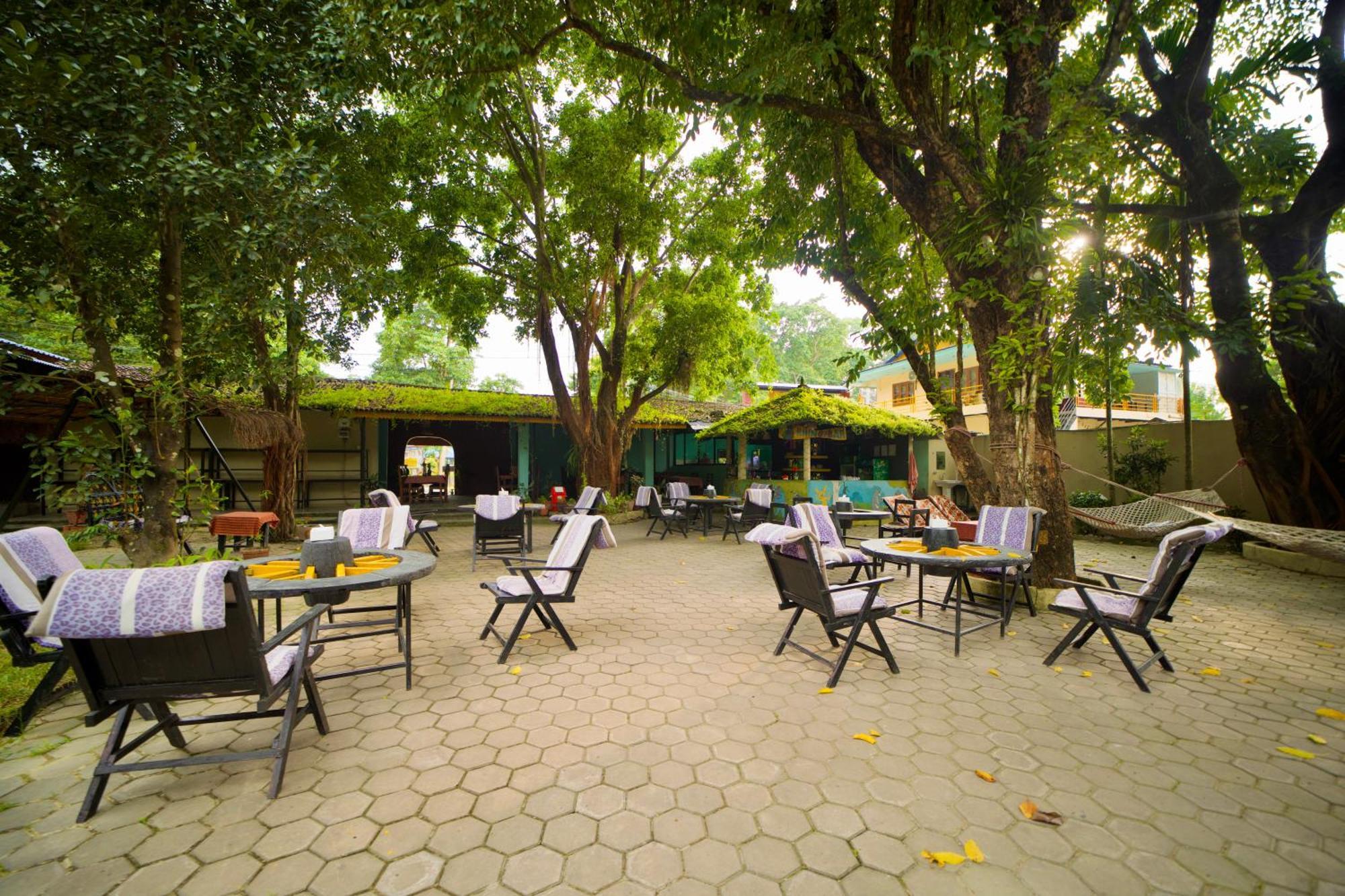 Chitwan Gaida Lodge - Animal Lovers & Birdwatchers Paradise Sauraha Esterno foto